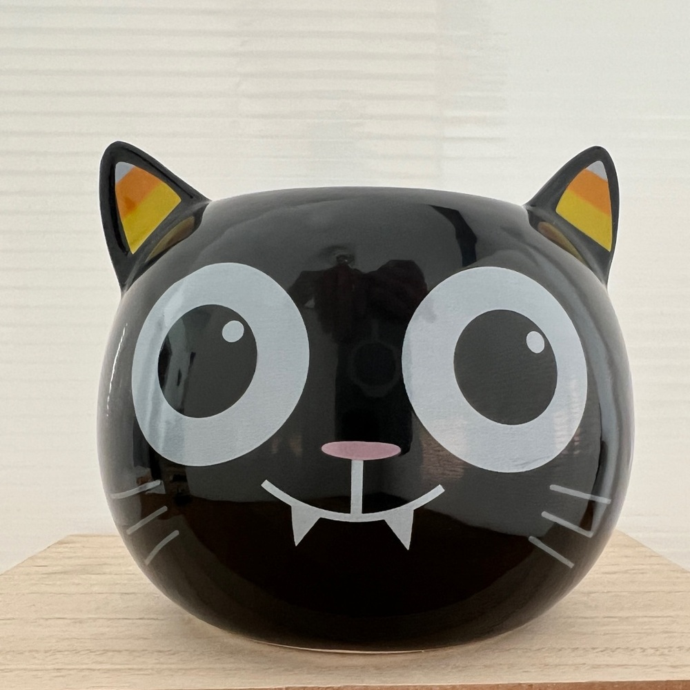 Black Cat Ceramic Planter NWT